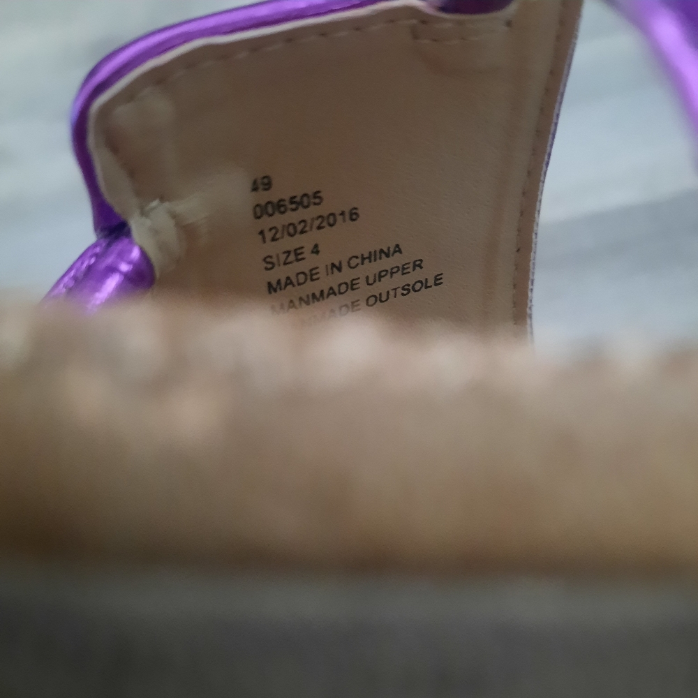 NEW Girls Sandals - Picture 6 of 6